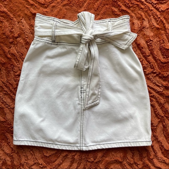 Forever 21 Dresses & Skirts - FOREVER 21 white with black stitching mini skirt